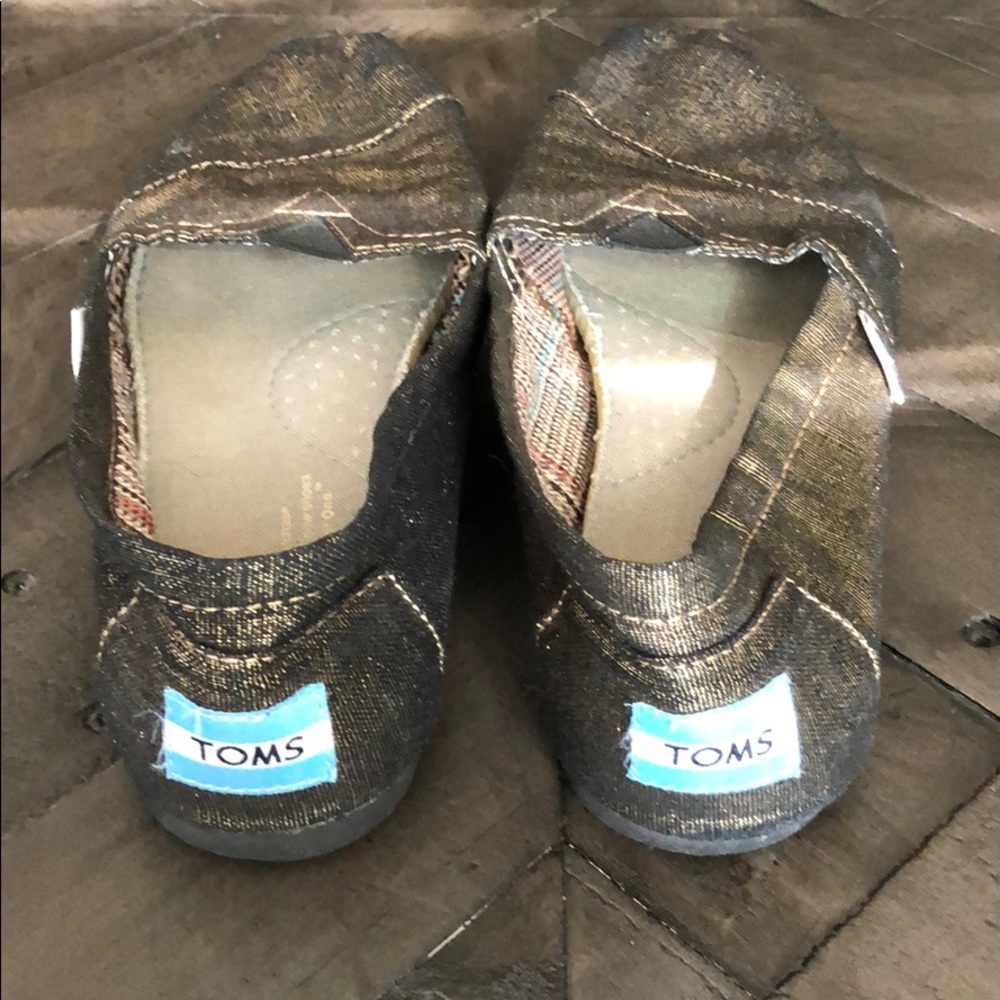 Toms - Picture 3 of 3
